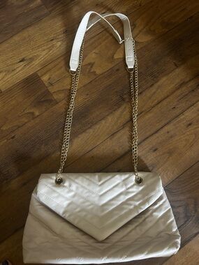 Quilted Cream Shoulder Bag with Gold Chain Strap